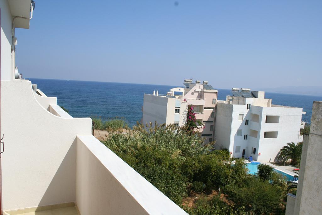 Lovely Holidays Hotel Hersonissos  Exteriör bild