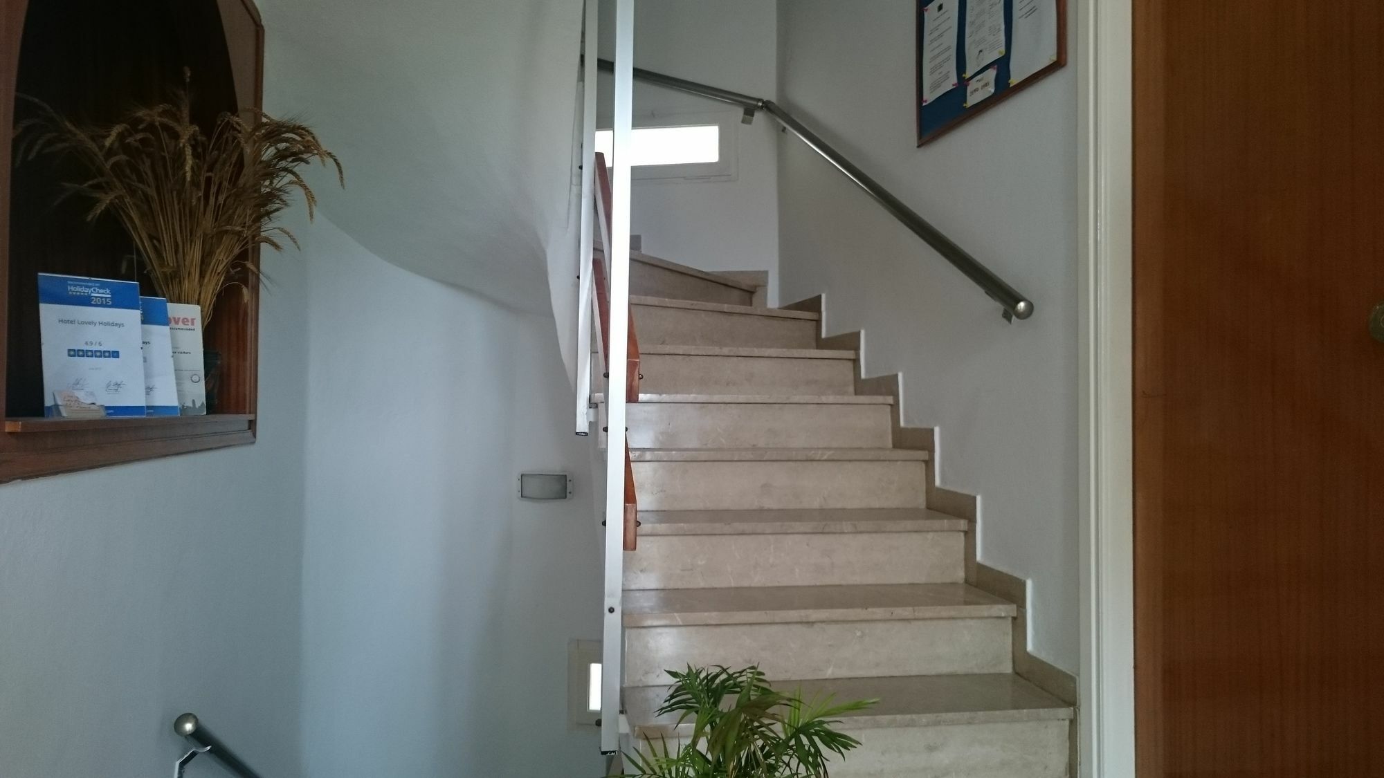 Lovely Holidays Hotel Hersonissos  Exteriör bild